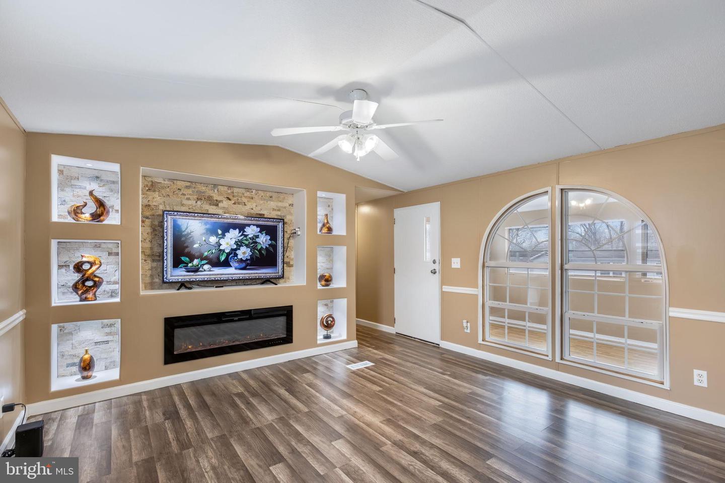 50 DUMFRIES DR, DUMFRIES, Virginia 22026, 3 Bedrooms Bedrooms, 10 Rooms Rooms,2 BathroomsBathrooms,Residential,For sale,50 DUMFRIES DR,VAPW2113242 MLS # VAPW2113242