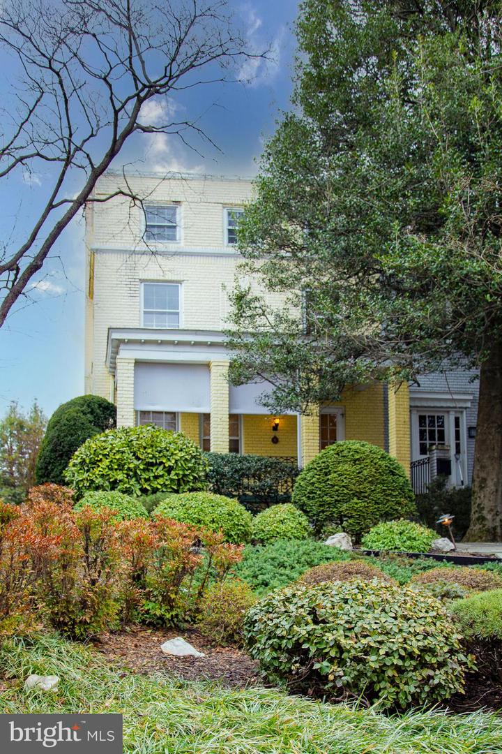 2849 29TH ST NW, WASHINGTON, District Of Columbia 20008, 3 Bedrooms Bedrooms, ,2 BathroomsBathrooms,Residential,For sale,2849 29TH ST NW,DCDC2247508 MLS # DCDC2247508