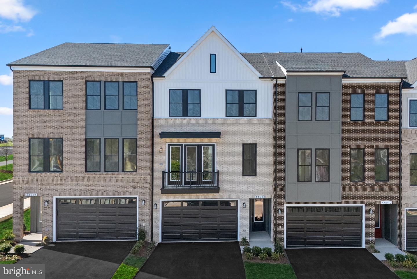 44508 LOWESOFT SQ, ASHBURN, Virginia 20147, 3 Bedrooms Bedrooms, ,2 BathroomsBathrooms,Residential,For sale,44508 LOWESOFT SQ,VALO2116636 MLS # VALO2116636