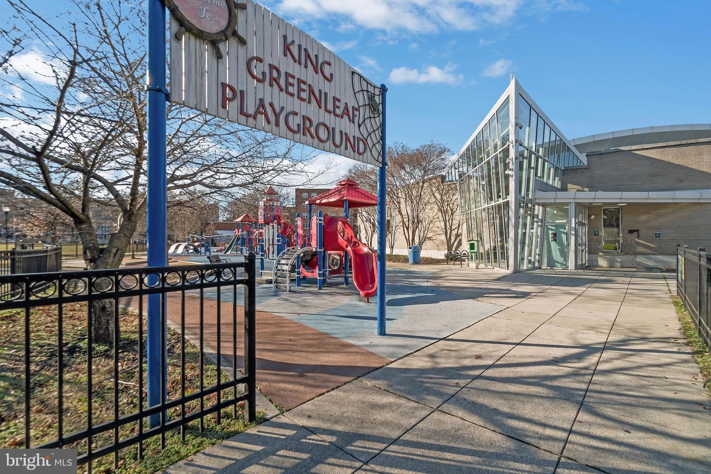 1515 1ST ST SW, WASHINGTON, District Of Columbia 20024, 3 Bedrooms Bedrooms, ,2 BathroomsBathrooms,Residential,For sale,1515 1ST ST SW,DCDC2247672 MLS # DCDC2247672