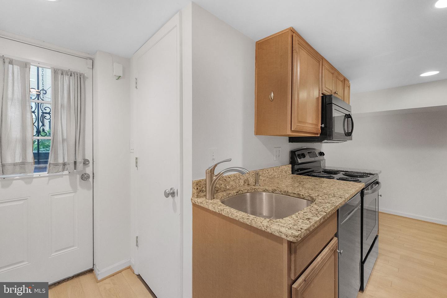 2803 N NORTH CAPITOL ST NE, WASHINGTON, District Of Columbia 20002, 4 Bedrooms Bedrooms, ,3 BathroomsBathrooms,Residential,For sale,2803 N NORTH CAPITOL ST NE,DCDC2247696 MLS # DCDC2247696