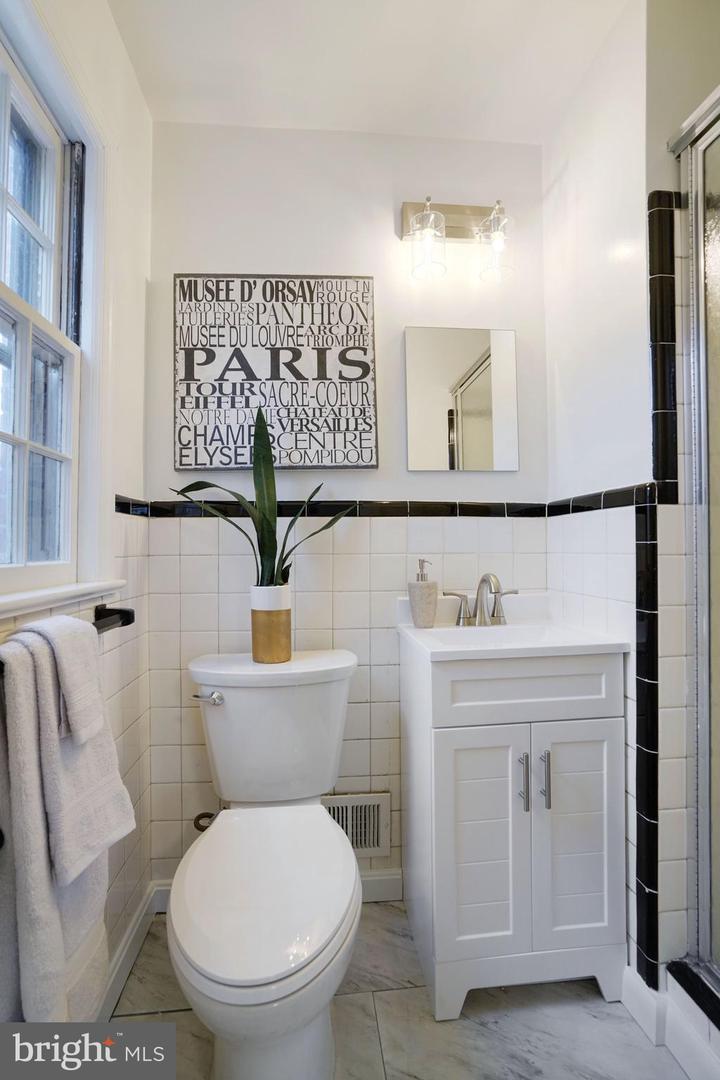 5411 22ND ST N, ARLINGTON, Virginia 22205, 4 Bedrooms Bedrooms, ,3 BathroomsBathrooms,Residential,For sale,5411 22ND ST N,VAAR2069296 MLS # VAAR2069296