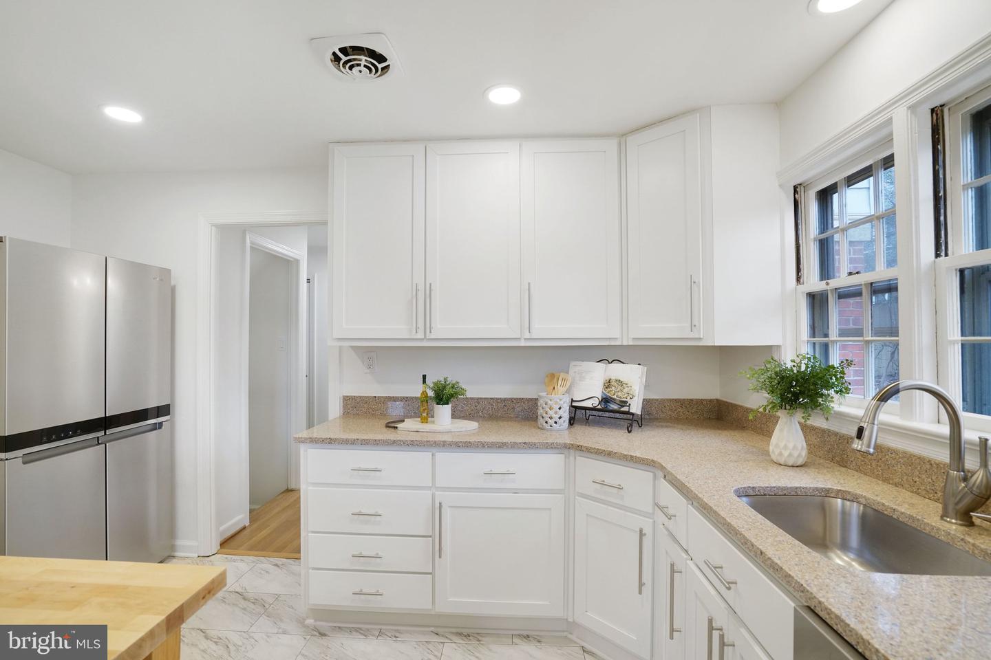 5411 22ND ST N, ARLINGTON, Virginia 22205, 4 Bedrooms Bedrooms, ,3 BathroomsBathrooms,Residential,For sale,5411 22ND ST N,VAAR2069296 MLS # VAAR2069296