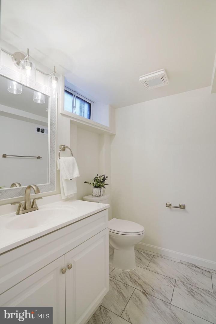 5411 22ND ST N, ARLINGTON, Virginia 22205, 4 Bedrooms Bedrooms, ,3 BathroomsBathrooms,Residential,For sale,5411 22ND ST N,VAAR2069296 MLS # VAAR2069296