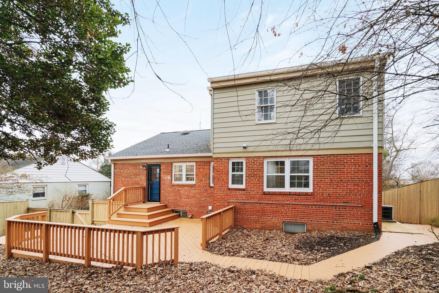 5411 22ND ST N, ARLINGTON, Virginia 22205, 4 Bedrooms Bedrooms, ,3 BathroomsBathrooms,Residential,For sale,5411 22ND ST N,VAAR2069296 MLS # VAAR2069296