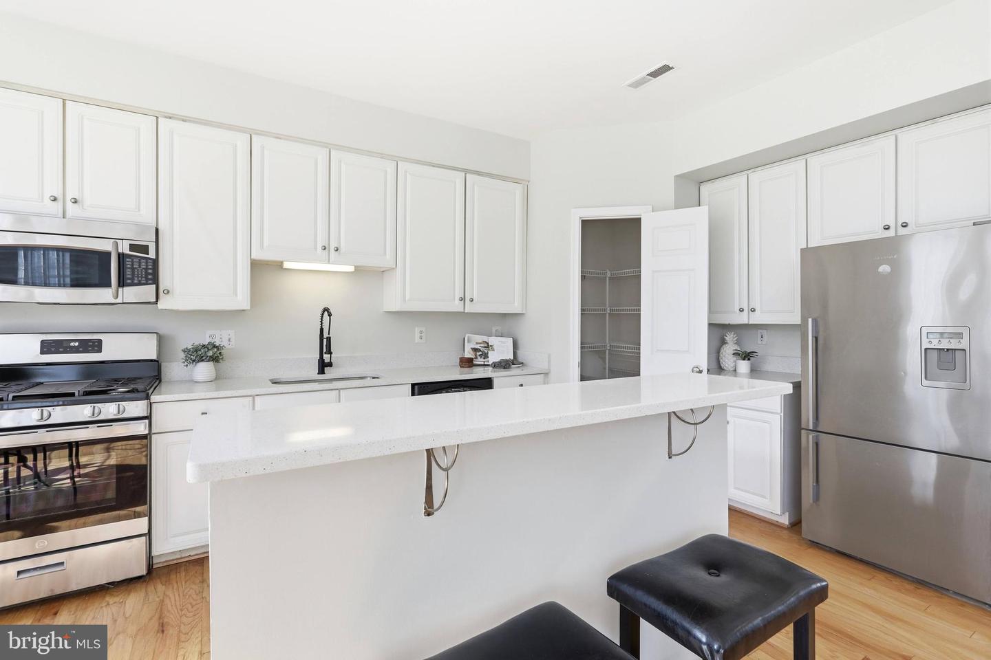 4077 BRITWELL PL, FAIRFAX, Virginia 22033, 3 Bedrooms Bedrooms, ,2 BathroomsBathrooms,Residential,For sale,4077 BRITWELL PL,VAFX2292740 MLS # VAFX2292740