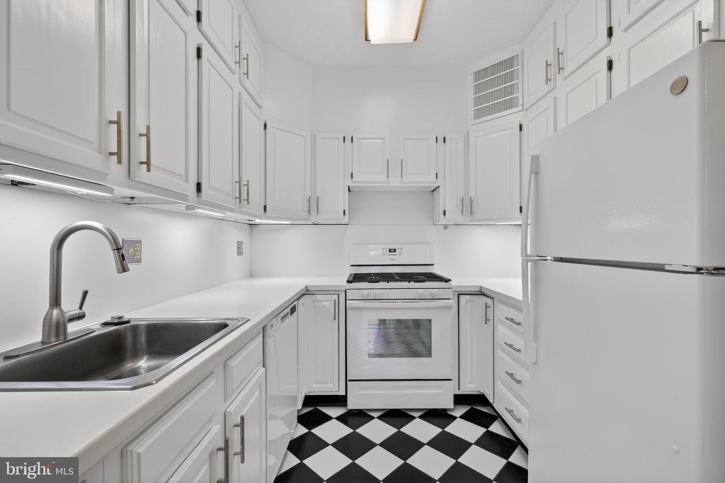 4000 CATHEDRAL AVE NW #406B, WASHINGTON, District Of Columbia 20016, 2 Bedrooms Bedrooms, ,1 BathroomBathrooms,Residential,For sale,4000 CATHEDRAL AVE NW #406B,DCDC2247418 MLS # DCDC2247418 4000 CATHEDRAL AVE NW #406B, WASHINGTON, District Of Columbia 20016, 2 Bedrooms Bedrooms, ,1 BathroomBathrooms,Residential,For sale,4000 CATHEDRAL AVE NW #406B,DCDC2247418 MLS # DCDC2247418