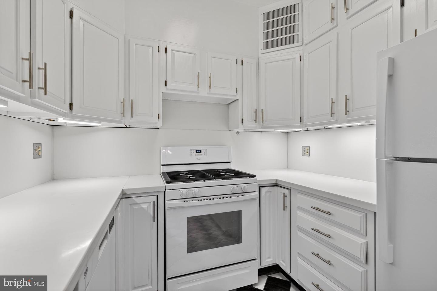 4000 CATHEDRAL AVE NW #406B, WASHINGTON, District Of Columbia 20016, 2 Bedrooms Bedrooms, ,1 BathroomBathrooms,Residential,For sale,4000 CATHEDRAL AVE NW #406B,DCDC2247418 MLS # DCDC2247418 4000 CATHEDRAL AVE NW #406B, WASHINGTON, District Of Columbia 20016, 2 Bedrooms Bedrooms, ,1 BathroomBathrooms,Residential,For sale,4000 CATHEDRAL AVE NW #406B,DCDC2247418 MLS # DCDC2247418