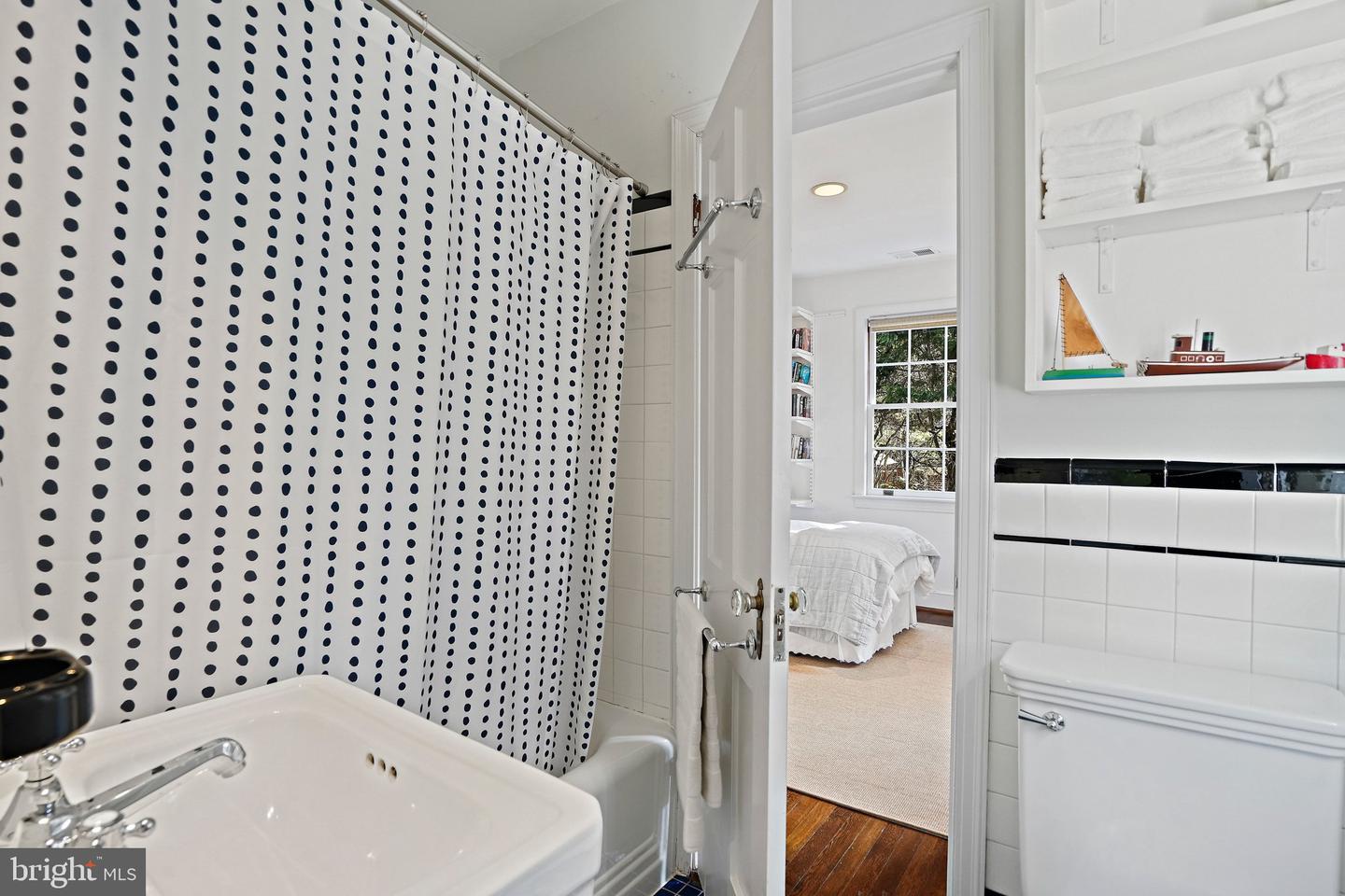 3212 TENNYSON ST NW, WASHINGTON, District Of Columbia 20015, 4 Bedrooms Bedrooms, ,2 BathroomsBathrooms,Residential,For sale,3212 TENNYSON ST NW,DCDC2247430 MLS # DCDC2247430