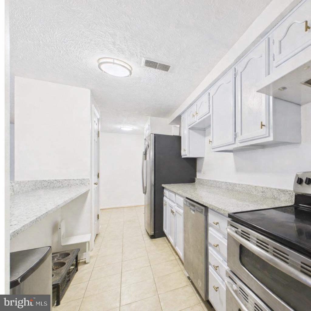 3351 YOST LN #102, DUMFRIES, Virginia 22026, 2 Bedrooms Bedrooms, ,1 BathroomBathrooms,Residential,For sale,3351 YOST LN #102,VAPW2113106 MLS # VAPW2113106