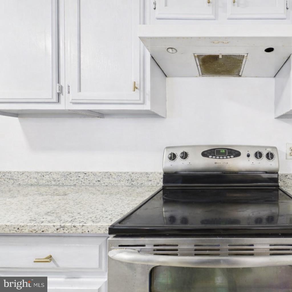 3351 YOST LN #102, DUMFRIES, Virginia 22026, 2 Bedrooms Bedrooms, ,1 BathroomBathrooms,Residential,For sale,3351 YOST LN #102,VAPW2113106 MLS # VAPW2113106