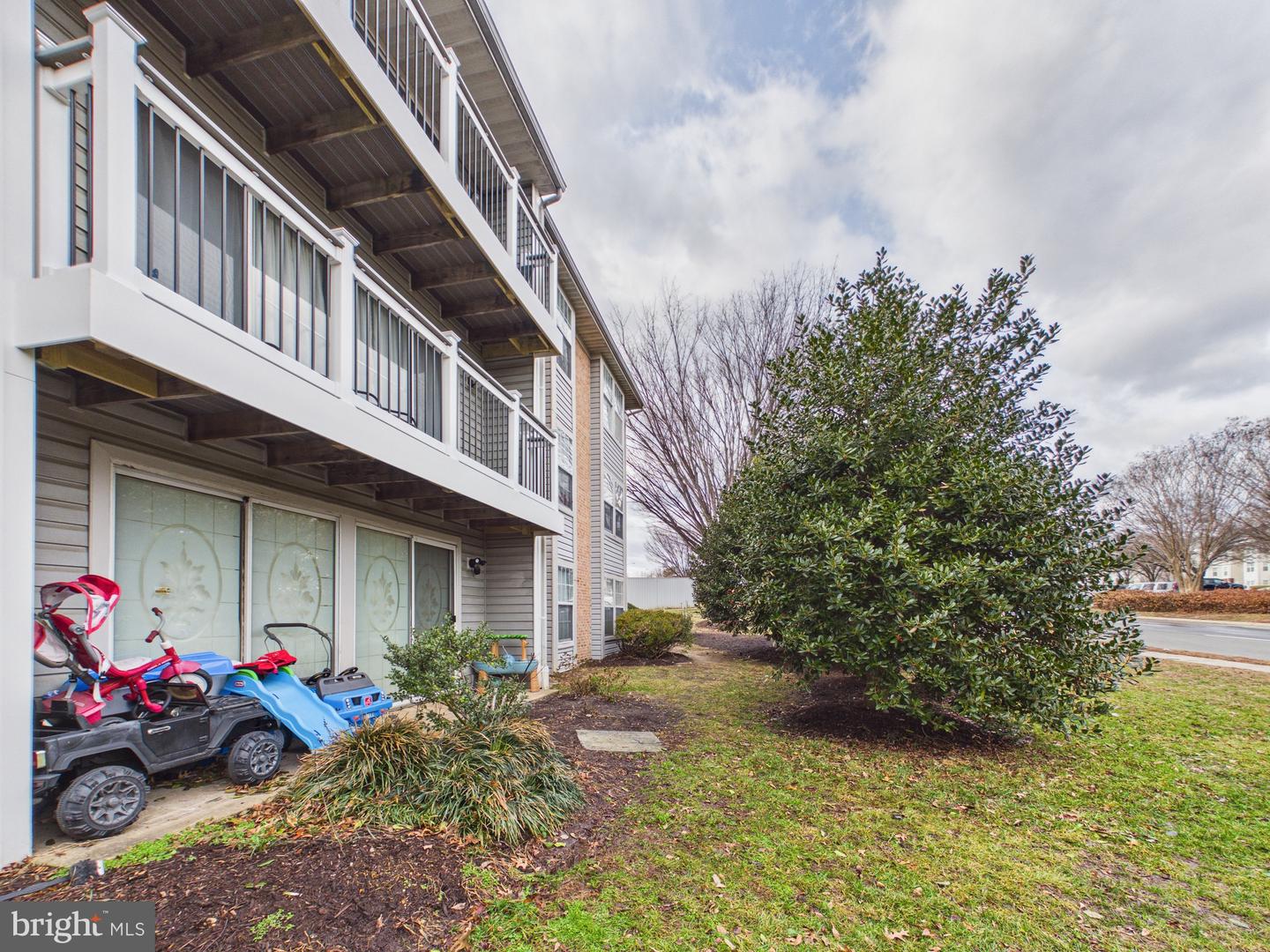 3351 YOST LN #102, DUMFRIES, Virginia 22026, 2 Bedrooms Bedrooms, ,1 BathroomBathrooms,Residential,For sale,3351 YOST LN #102,VAPW2113106 MLS # VAPW2113106