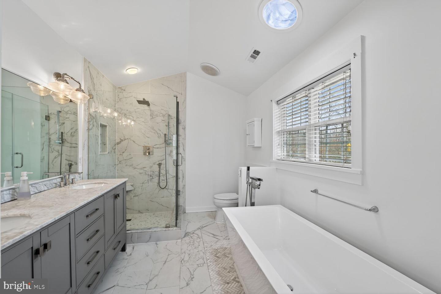 7716 FRANCES DR, ALEXANDRIA, Virginia 22306, 3 Bedrooms Bedrooms, ,2 BathroomsBathrooms,Residential,For sale,7716 FRANCES DR,VAFX2292508 MLS # VAFX2292508