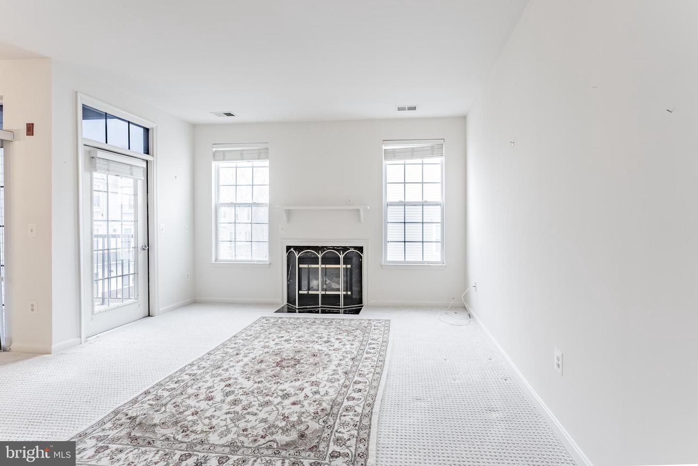 11575 CAVALIER LANDING CT #301, FAIRFAX, Virginia 22030, 2 Bedrooms Bedrooms, ,2 BathroomsBathrooms,Residential,For sale,11575 CAVALIER LANDING CT #301,VAFX2292522 MLS # VAFX2292522