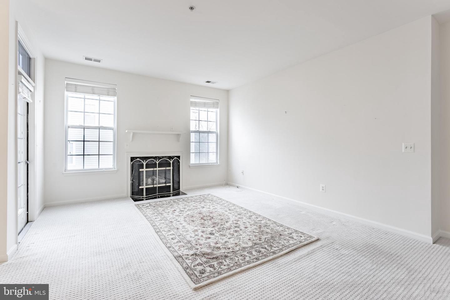 11575 CAVALIER LANDING CT #301, FAIRFAX, Virginia 22030, 2 Bedrooms Bedrooms, ,2 BathroomsBathrooms,Residential,For sale,11575 CAVALIER LANDING CT #301,VAFX2292522 MLS # VAFX2292522