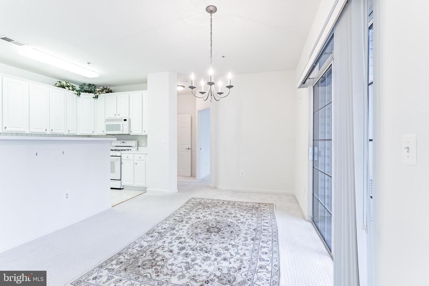 11575 CAVALIER LANDING CT #301, FAIRFAX, Virginia 22030, 2 Bedrooms Bedrooms, ,2 BathroomsBathrooms,Residential,For sale,11575 CAVALIER LANDING CT #301,VAFX2292522 MLS # VAFX2292522