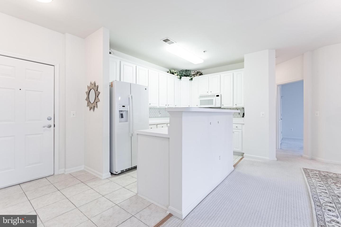 11575 CAVALIER LANDING CT #301, FAIRFAX, Virginia 22030, 2 Bedrooms Bedrooms, ,2 BathroomsBathrooms,Residential,For sale,11575 CAVALIER LANDING CT #301,VAFX2292522 MLS # VAFX2292522