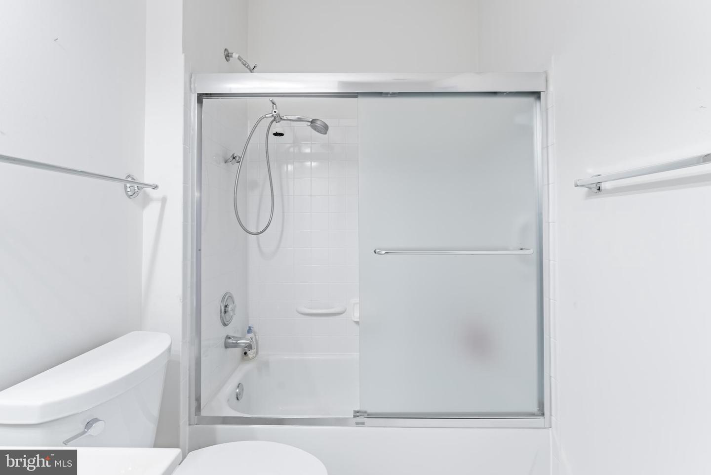 11575 CAVALIER LANDING CT #301, FAIRFAX, Virginia 22030, 2 Bedrooms Bedrooms, ,2 BathroomsBathrooms,Residential,For sale,11575 CAVALIER LANDING CT #301,VAFX2292522 MLS # VAFX2292522