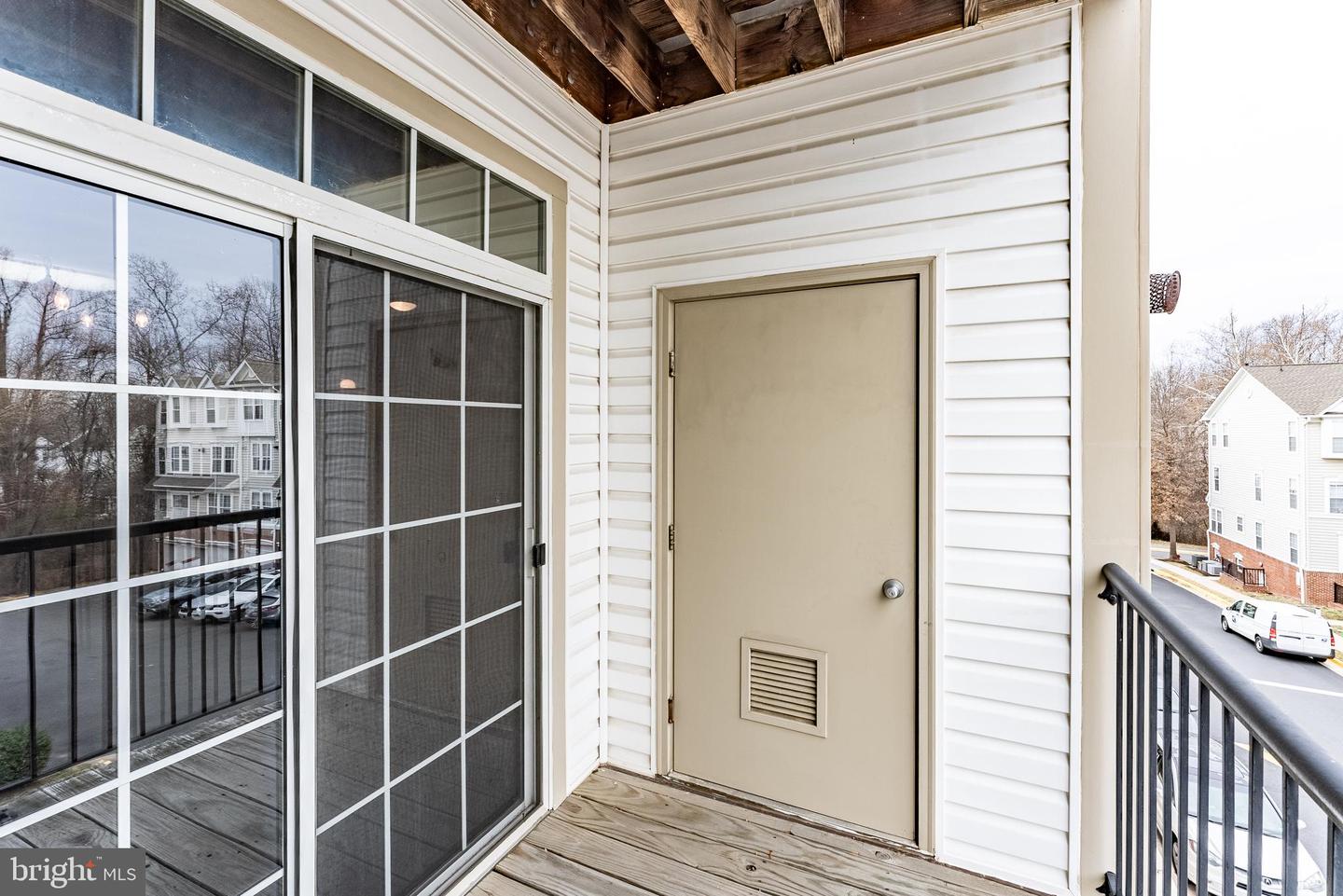 11575 CAVALIER LANDING CT #301, FAIRFAX, Virginia 22030, 2 Bedrooms Bedrooms, ,2 BathroomsBathrooms,Residential,For sale,11575 CAVALIER LANDING CT #301,VAFX2292522 MLS # VAFX2292522