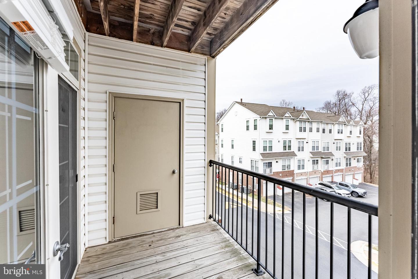 11575 CAVALIER LANDING CT #301, FAIRFAX, Virginia 22030, 2 Bedrooms Bedrooms, ,2 BathroomsBathrooms,Residential,For sale,11575 CAVALIER LANDING CT #301,VAFX2292522 MLS # VAFX2292522