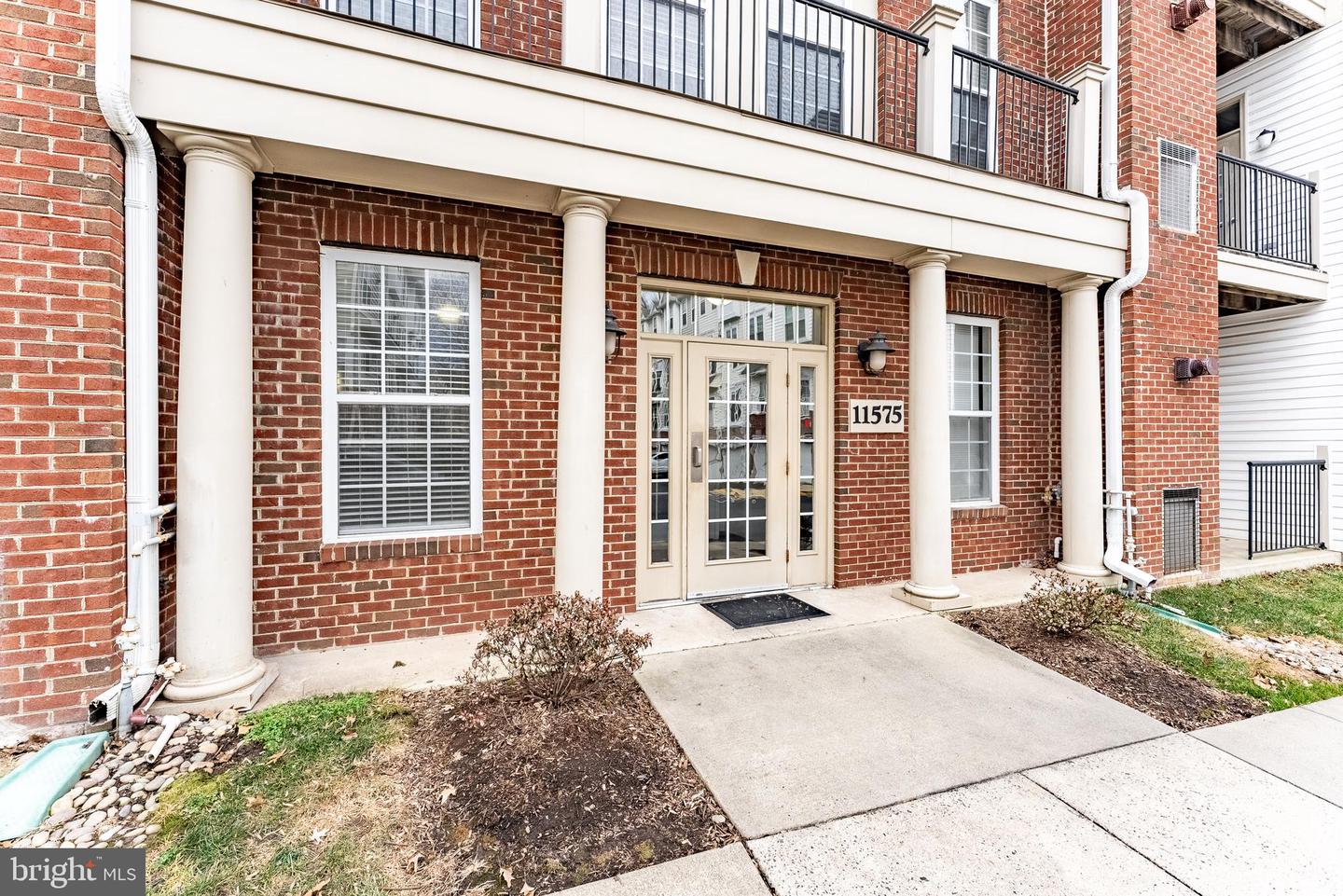 11575 CAVALIER LANDING CT #301, FAIRFAX, Virginia 22030, 2 Bedrooms Bedrooms, ,2 BathroomsBathrooms,Residential,For sale,11575 CAVALIER LANDING CT #301,VAFX2292522 MLS # VAFX2292522