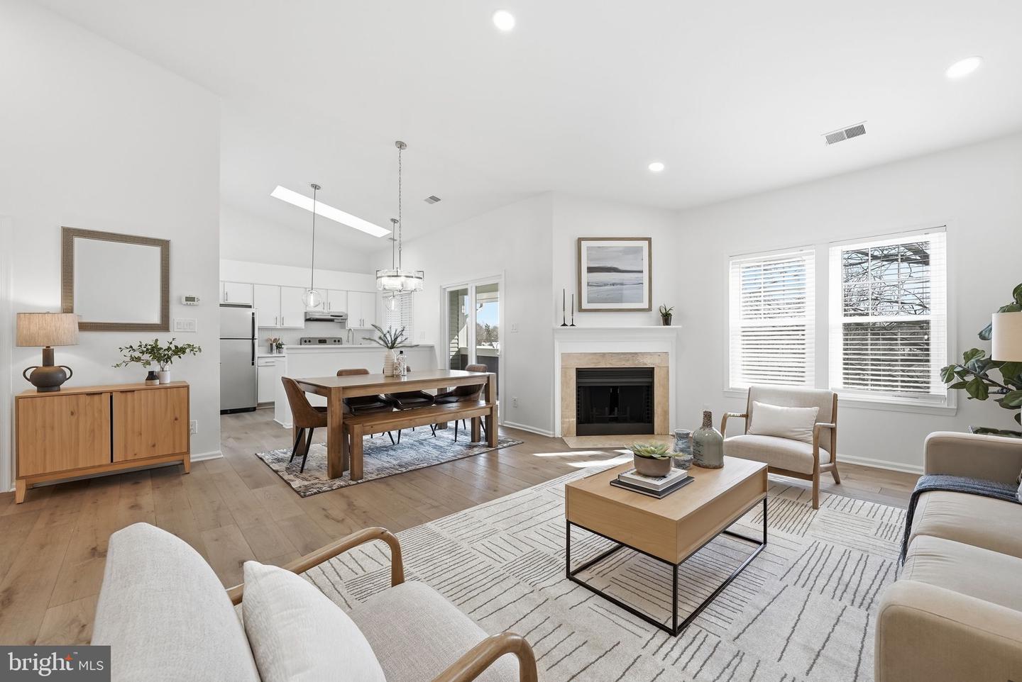 12940-C GRAYS POINTE RD #12940-C, FAIRFAX, Virginia 22033, 2 Bedrooms Bedrooms, ,2 BathroomsBathrooms,Residential,For sale,12940-C GRAYS POINTE RD #12940-C,VAFX2292742 MLS # VAFX2292742