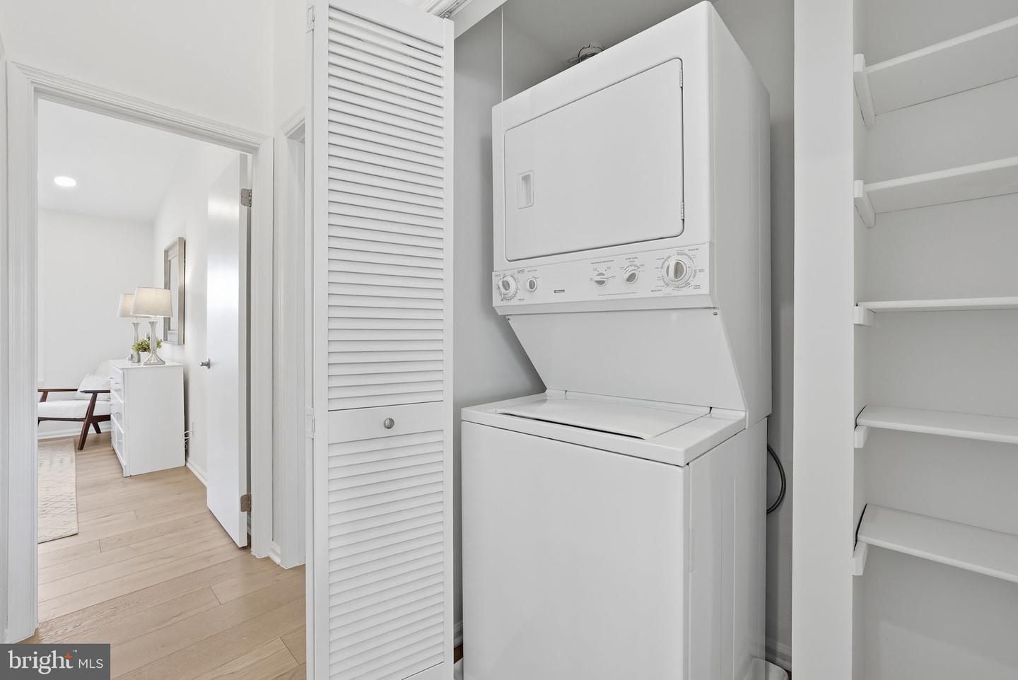 12940-C GRAYS POINTE RD #12940-C, FAIRFAX, Virginia 22033, 2 Bedrooms Bedrooms, ,2 BathroomsBathrooms,Residential,For sale,12940-C GRAYS POINTE RD #12940-C,VAFX2292742 MLS # VAFX2292742