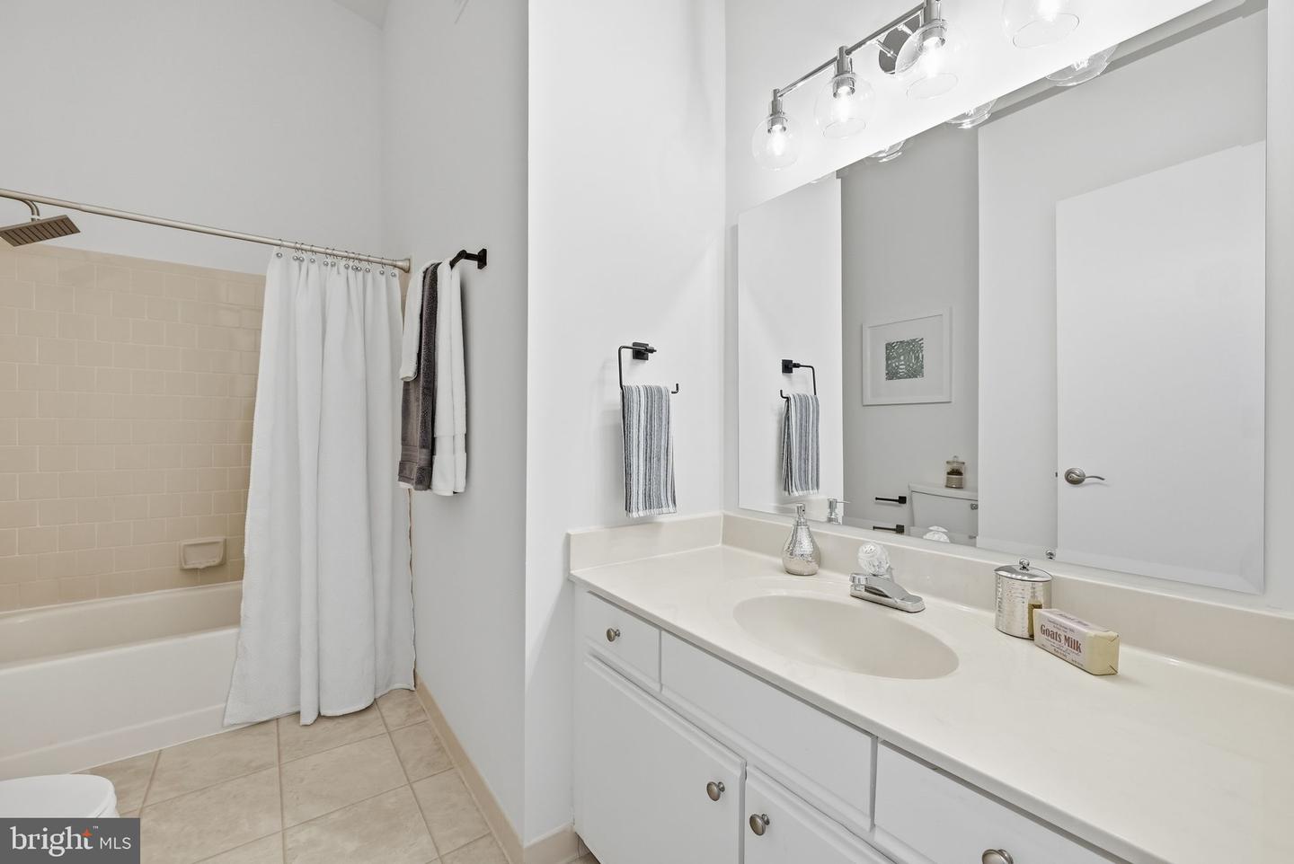 12940-C GRAYS POINTE RD #12940-C, FAIRFAX, Virginia 22033, 2 Bedrooms Bedrooms, ,2 BathroomsBathrooms,Residential,For sale,12940-C GRAYS POINTE RD #12940-C,VAFX2292742 MLS # VAFX2292742