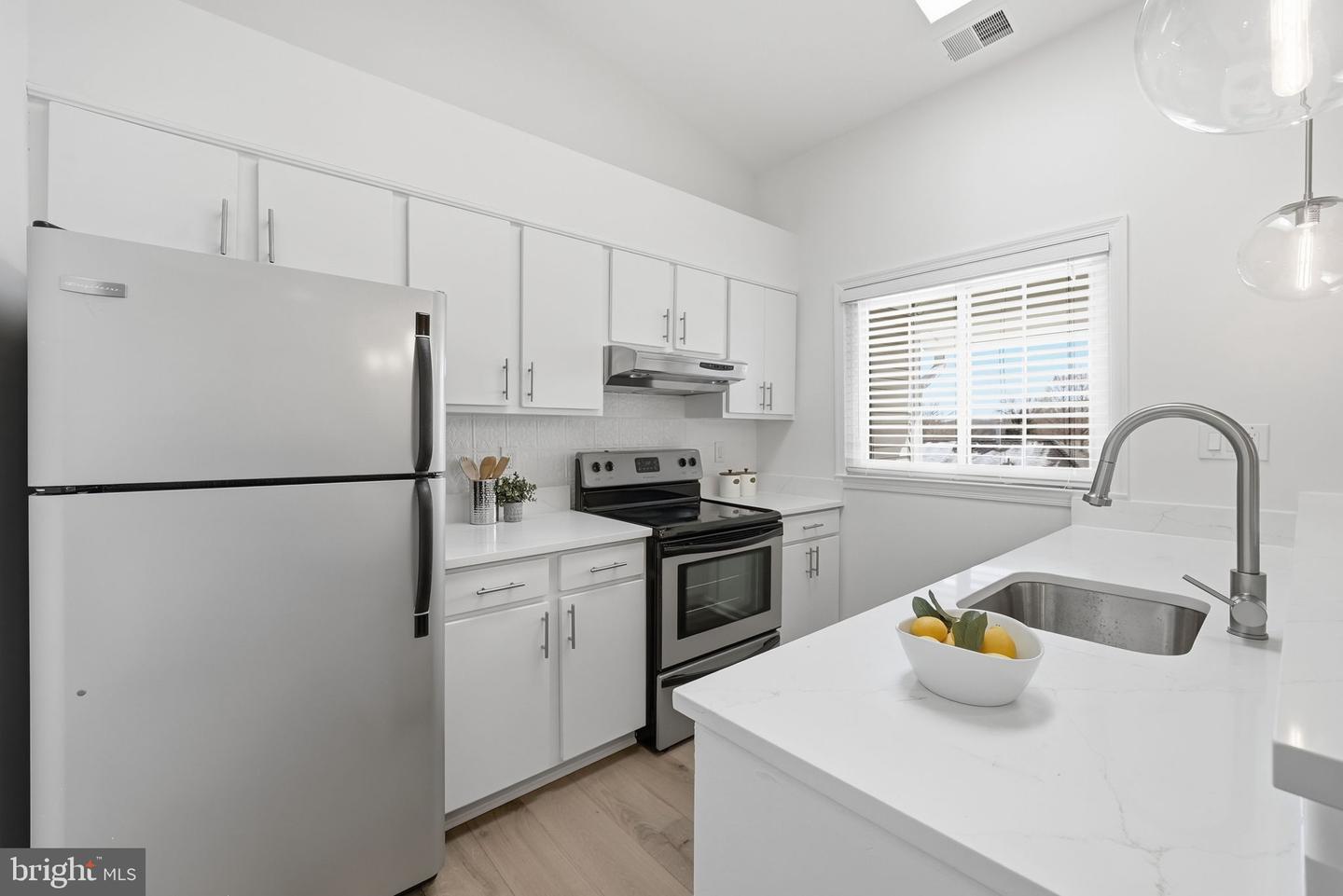 12940-C GRAYS POINTE RD #12940-C, FAIRFAX, Virginia 22033, 2 Bedrooms Bedrooms, ,2 BathroomsBathrooms,Residential,For sale,12940-C GRAYS POINTE RD #12940-C,VAFX2292742 MLS # VAFX2292742