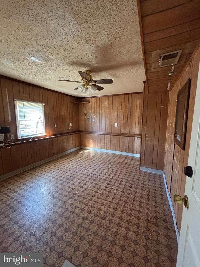 6001 MASSAPONAX DR, FREDERICKSBURG, Virginia 22407, 5 Bedrooms Bedrooms, ,2 BathroomsBathrooms,Residential,For sale,6001 MASSAPONAX DR,VASP2039568 MLS # VASP2039568