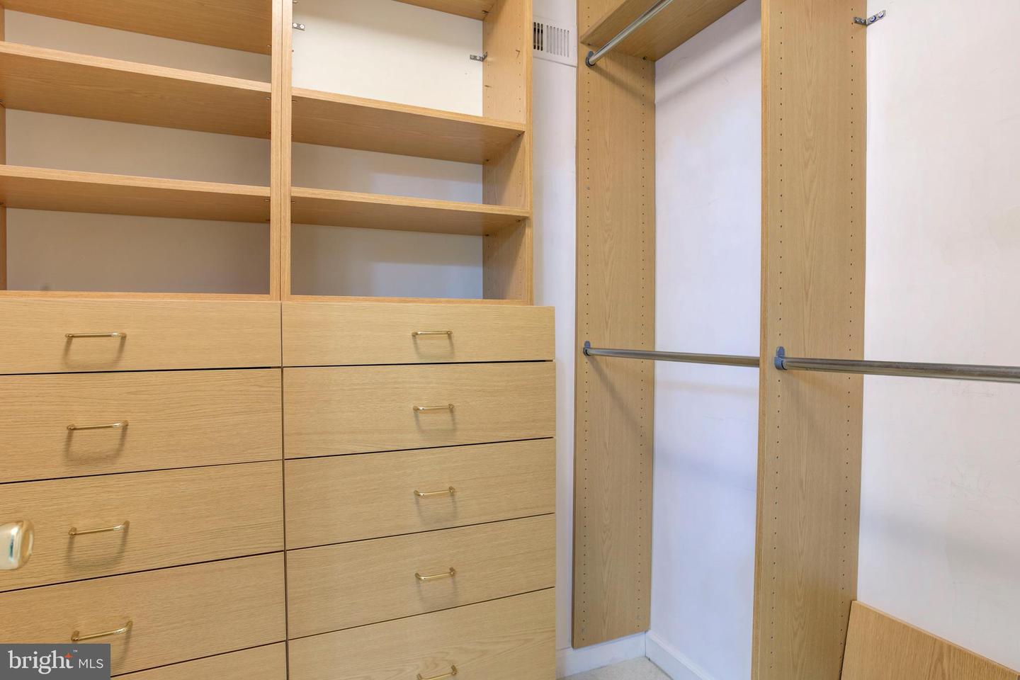 7504 MULLINGAR CT, SPRINGFIELD, Virginia 22153, 4 Bedrooms Bedrooms, ,3 BathroomsBathrooms,Residential,For sale,7504 MULLINGAR CT,VAFX2292850 MLS # VAFX2292850