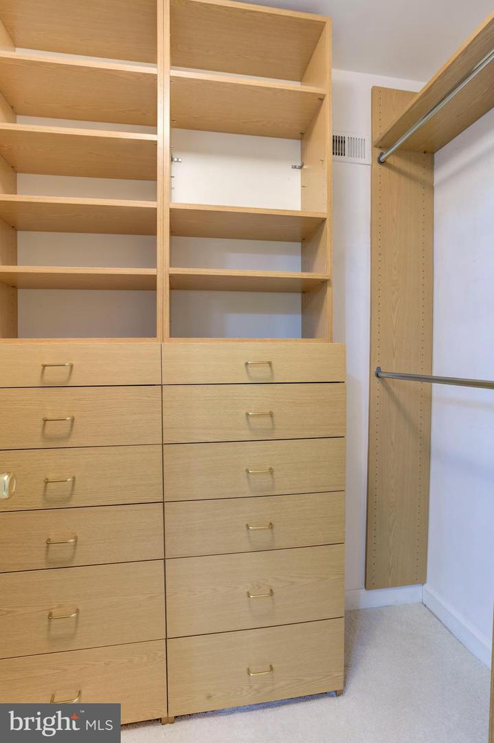 7504 MULLINGAR CT, SPRINGFIELD, Virginia 22153, 4 Bedrooms Bedrooms, ,3 BathroomsBathrooms,Residential,For sale,7504 MULLINGAR CT,VAFX2292850 MLS # VAFX2292850