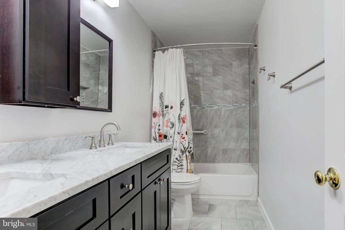 7504 MULLINGAR CT, SPRINGFIELD, Virginia 22153, 4 Bedrooms Bedrooms, ,3 BathroomsBathrooms,Residential,For sale,7504 MULLINGAR CT,VAFX2292850 MLS # VAFX2292850