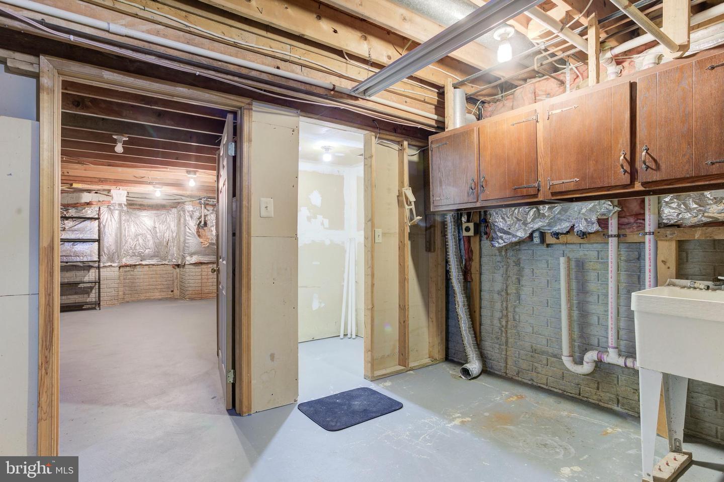 7504 MULLINGAR CT, SPRINGFIELD, Virginia 22153, 4 Bedrooms Bedrooms, ,3 BathroomsBathrooms,Residential,For sale,7504 MULLINGAR CT,VAFX2292850 MLS # VAFX2292850