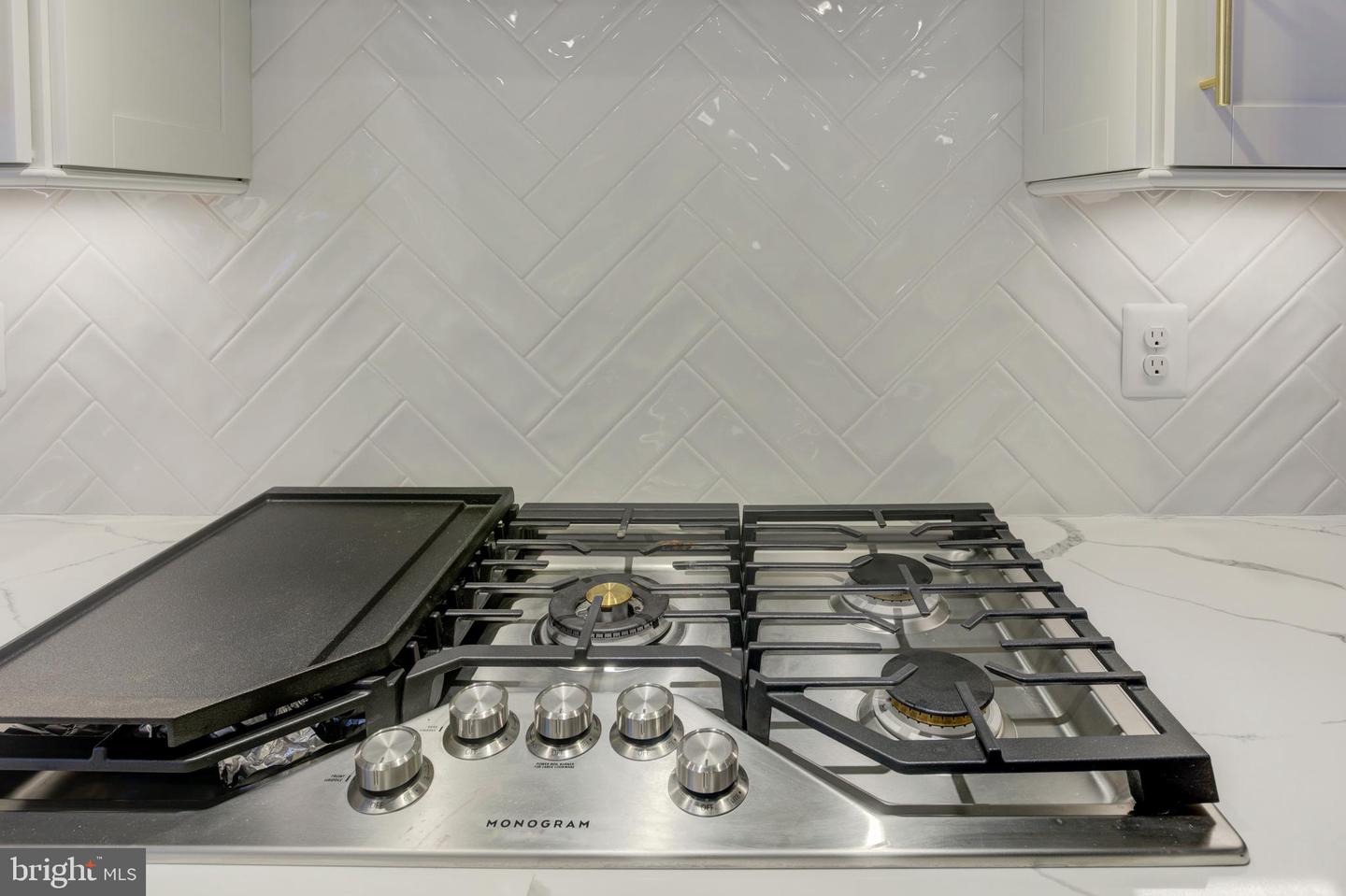 23786 INDIGO BUNTING CT, ALDIE, Virginia 20105, 5 Bedrooms Bedrooms, ,5 BathroomsBathrooms,Residential,For sale,23786 INDIGO BUNTING CT,VALO2116768 MLS # VALO2116768