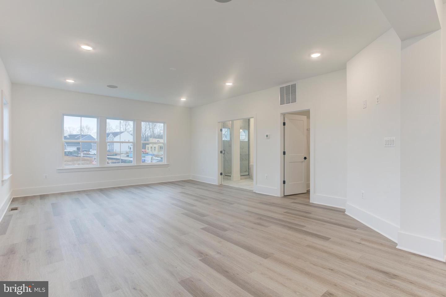 23786 INDIGO BUNTING CT, ALDIE, Virginia 20105, 5 Bedrooms Bedrooms, ,5 BathroomsBathrooms,Residential,For sale,23786 INDIGO BUNTING CT,VALO2116768 MLS # VALO2116768