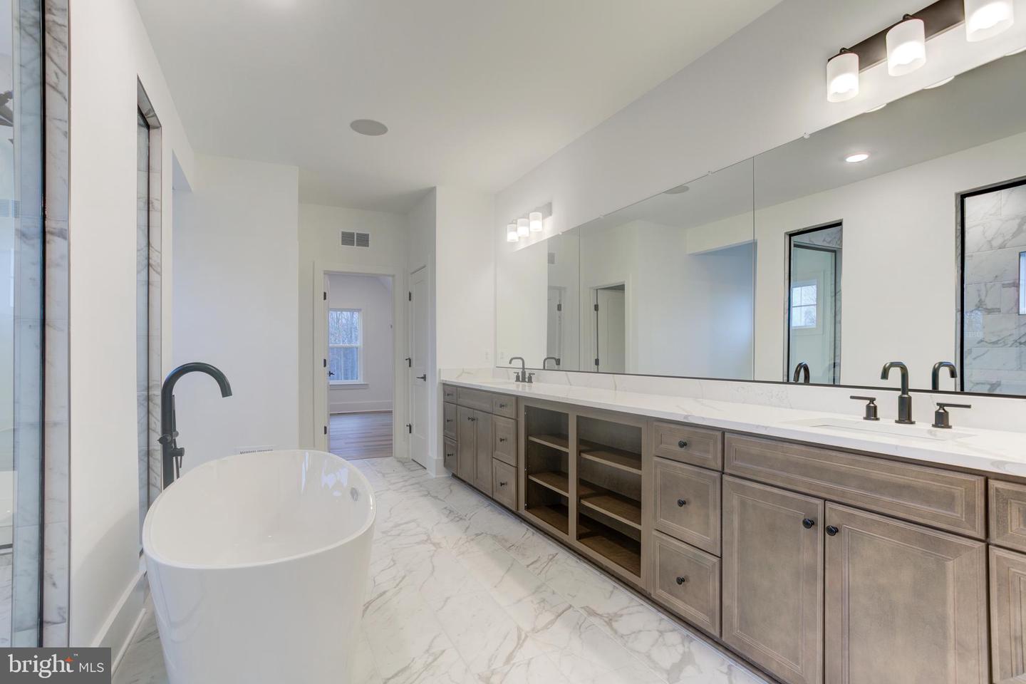 23786 INDIGO BUNTING CT, ALDIE, Virginia 20105, 5 Bedrooms Bedrooms, ,5 BathroomsBathrooms,Residential,For sale,23786 INDIGO BUNTING CT,VALO2116768 MLS # VALO2116768