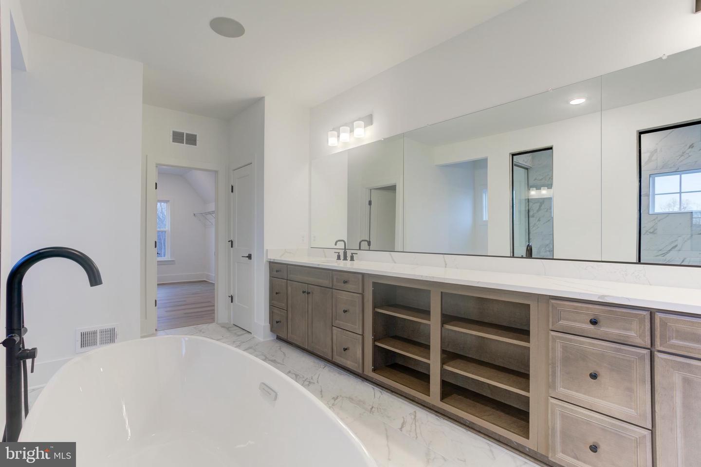 23786 INDIGO BUNTING CT, ALDIE, Virginia 20105, 5 Bedrooms Bedrooms, ,5 BathroomsBathrooms,Residential,For sale,23786 INDIGO BUNTING CT,VALO2116768 MLS # VALO2116768