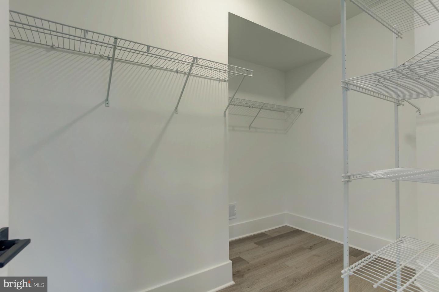 23786 INDIGO BUNTING CT, ALDIE, Virginia 20105, 5 Bedrooms Bedrooms, ,5 BathroomsBathrooms,Residential,For sale,23786 INDIGO BUNTING CT,VALO2116768 MLS # VALO2116768