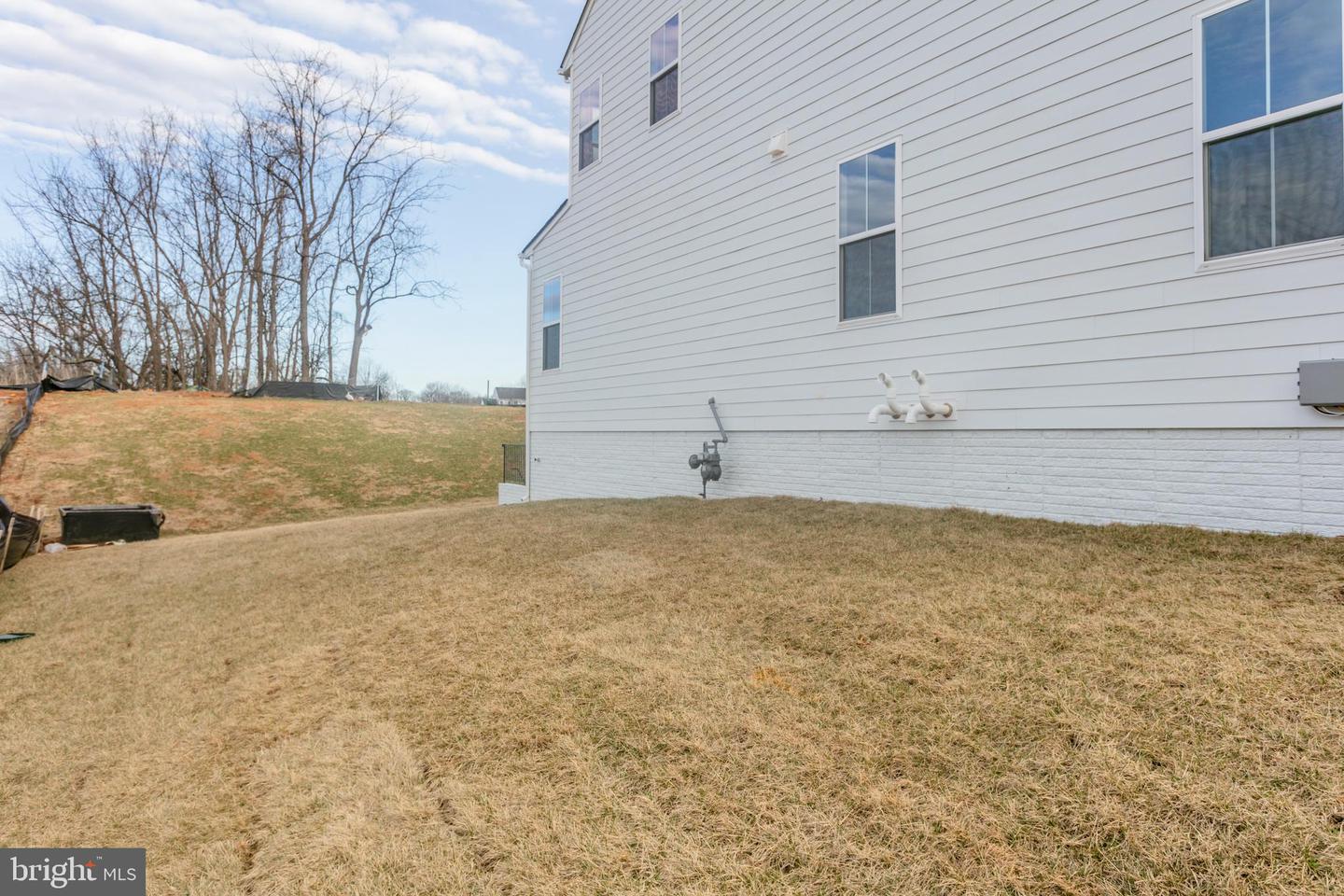 23786 INDIGO BUNTING CT, ALDIE, Virginia 20105, 5 Bedrooms Bedrooms, ,5 BathroomsBathrooms,Residential,For sale,23786 INDIGO BUNTING CT,VALO2116768 MLS # VALO2116768