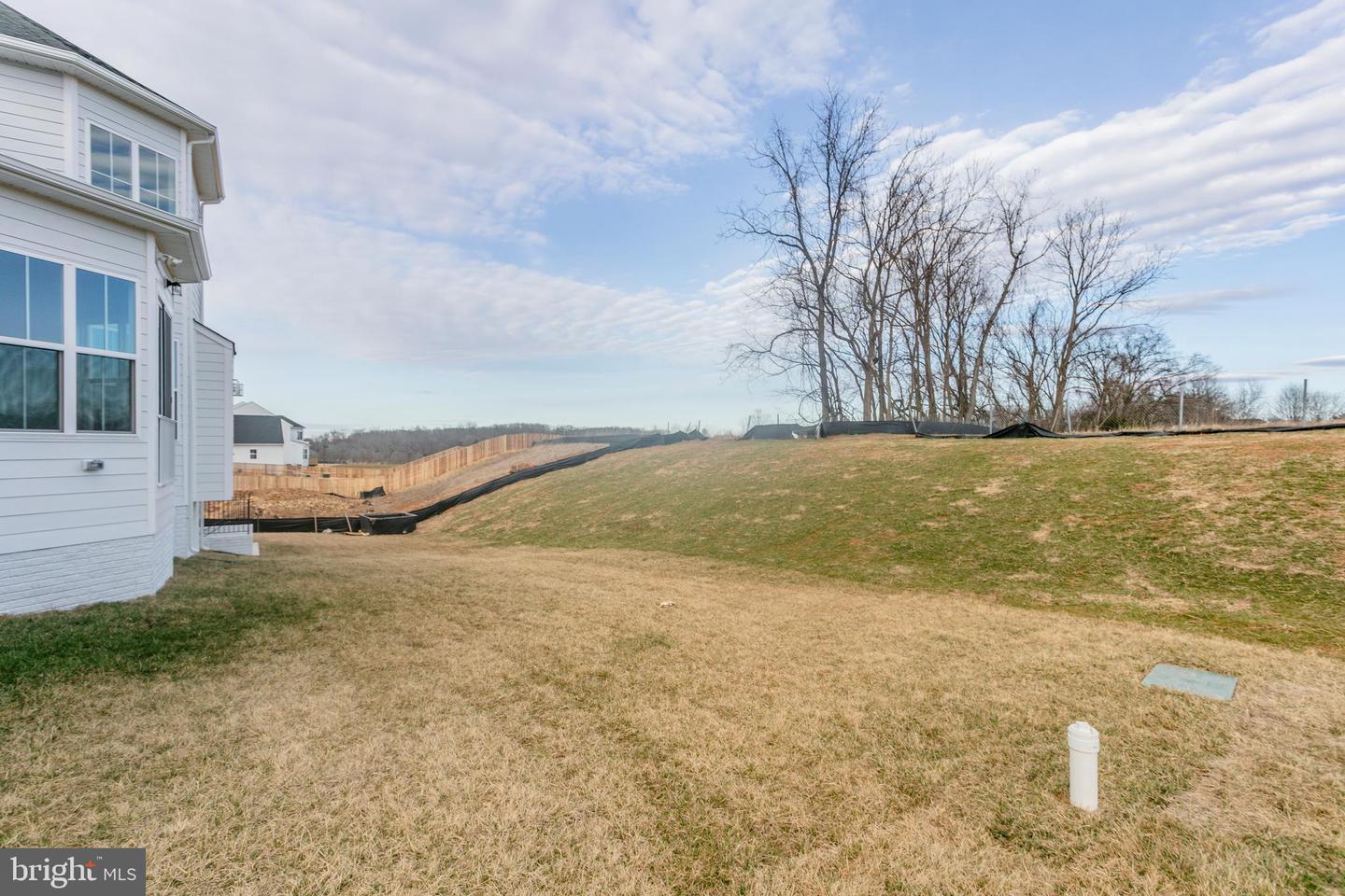 23786 INDIGO BUNTING CT, ALDIE, Virginia 20105, 5 Bedrooms Bedrooms, ,5 BathroomsBathrooms,Residential,For sale,23786 INDIGO BUNTING CT,VALO2116768 MLS # VALO2116768