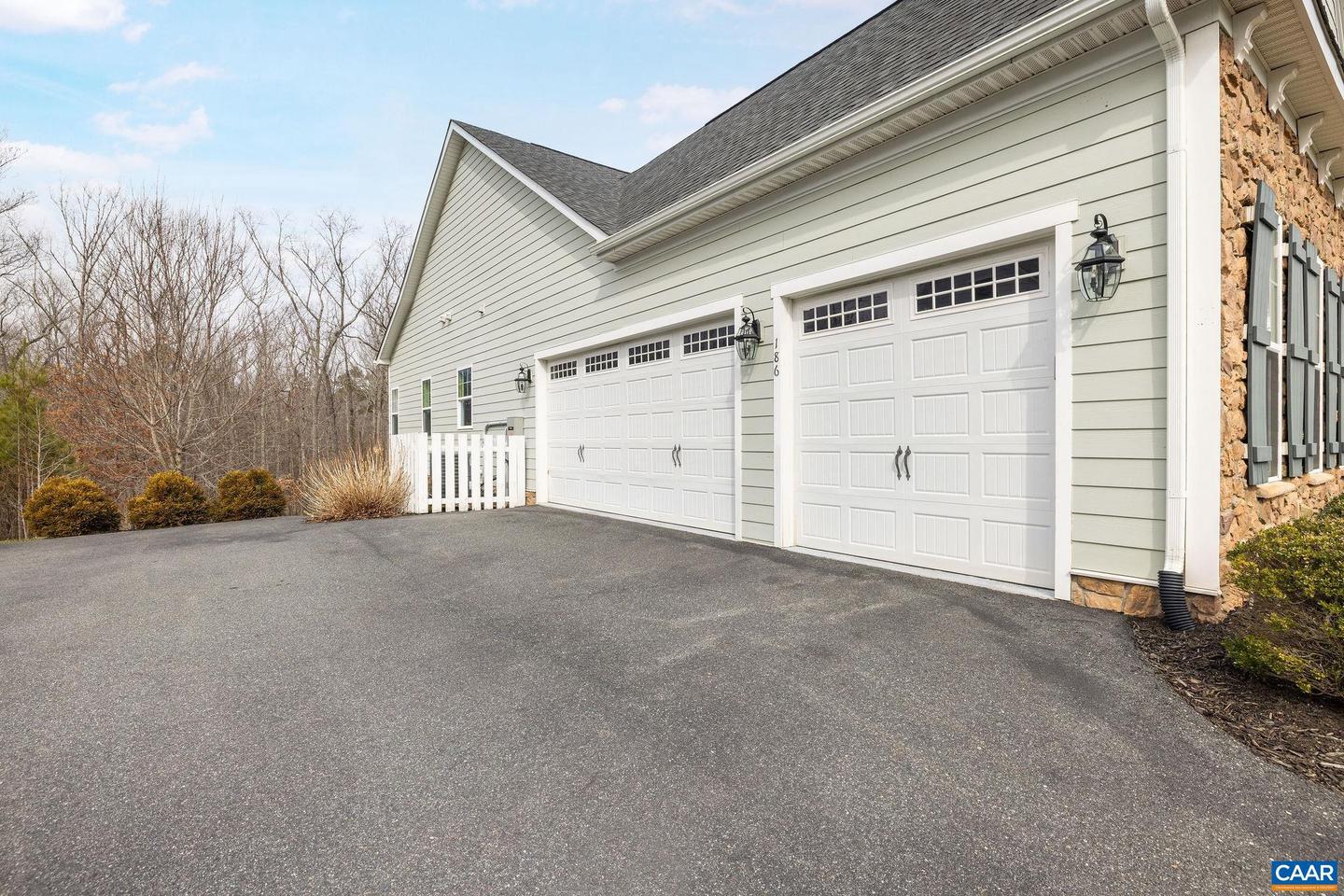 186 BLACKBERRY PL, ZION CROSSROADS, Virginia 22942, 5 Bedrooms Bedrooms, ,3 BathroomsBathrooms,Residential,For sale,186 BLACKBERRY PL,673690 MLS # 673690 186 BLACKBERRY PL, ZION CROSSROADS, Virginia 22942, 5 Bedrooms Bedrooms, ,3 BathroomsBathrooms,Residential,For sale,186 BLACKBERRY PL,673690 MLS # 673690