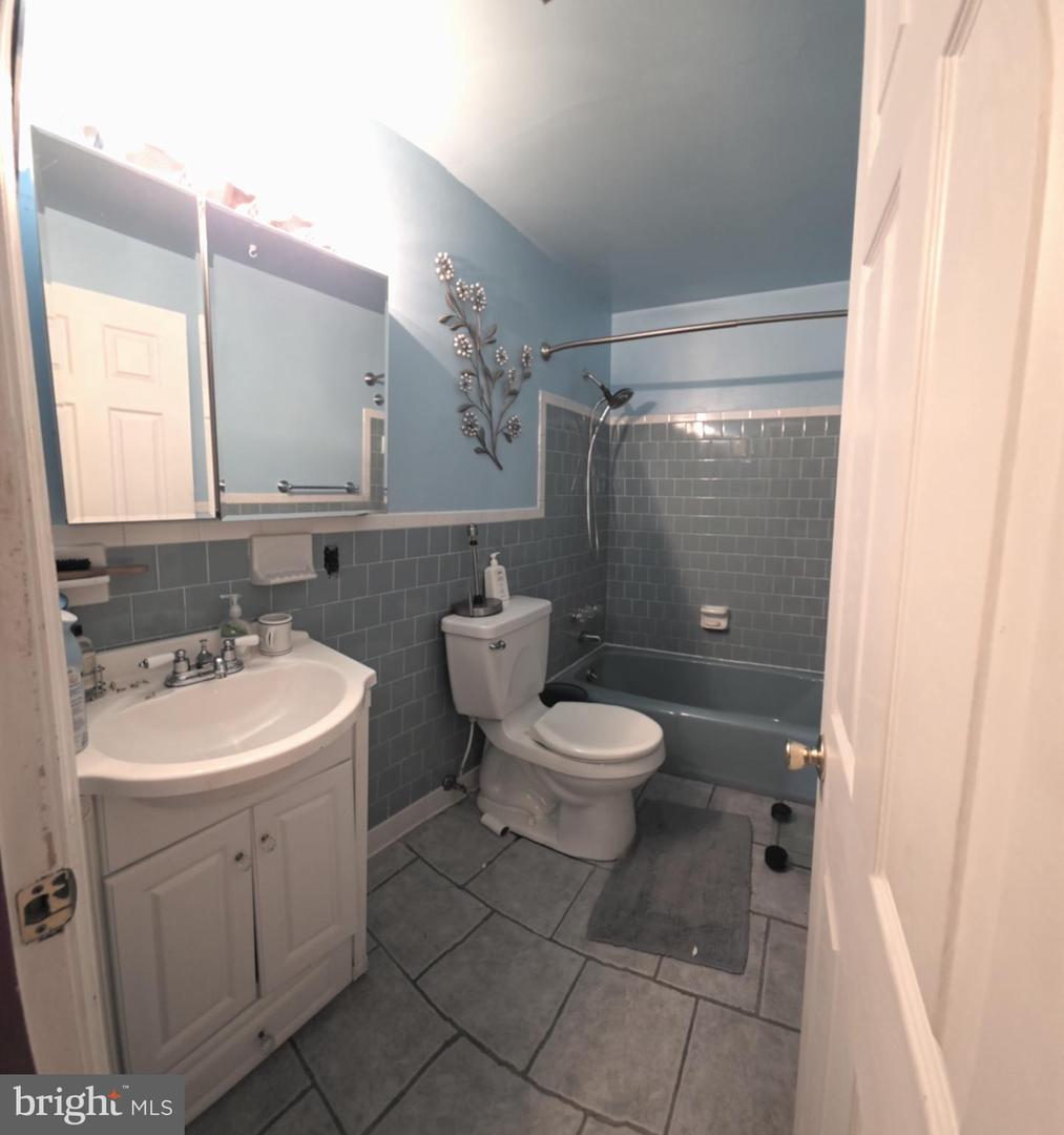 2109 S LOWELL ST, ARLINGTON, Virginia 22204, 4 Bedrooms Bedrooms, ,3 BathroomsBathrooms,Residential,For sale,2109 S LOWELL ST,VAAR2069326 MLS # VAAR2069326