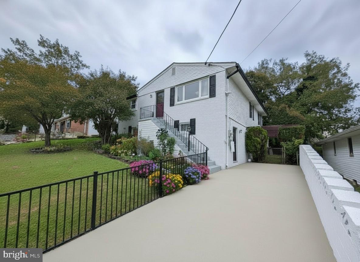 2109 S LOWELL ST, ARLINGTON, Virginia 22204, 4 Bedrooms Bedrooms, ,3 BathroomsBathrooms,Residential,For sale,2109 S LOWELL ST,VAAR2069326 MLS # VAAR2069326