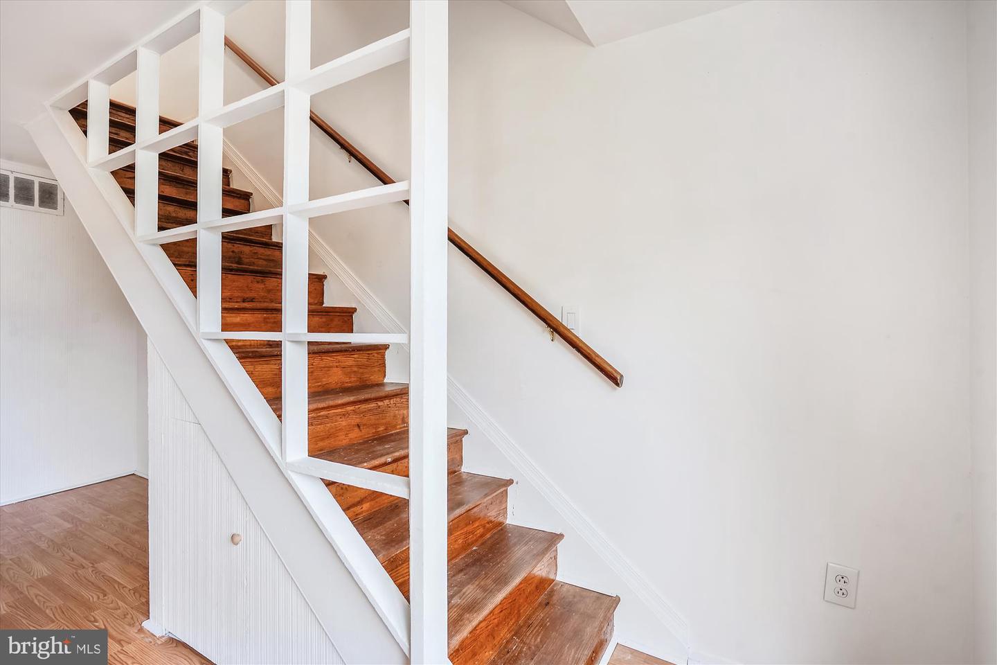 4132 LEONARD DR, FAIRFAX, Virginia 22030, 3 Bedrooms Bedrooms, ,1 BathroomBathrooms,Residential,For sale,4132 LEONARD DR,VAFC2007824 MLS # VAFC2007824