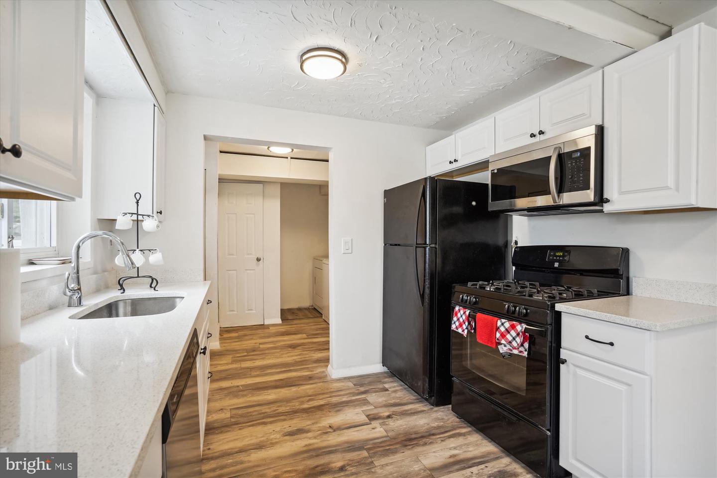 4132 LEONARD DR, FAIRFAX, Virginia 22030, 3 Bedrooms Bedrooms, ,1 BathroomBathrooms,Residential,For sale,4132 LEONARD DR,VAFC2007824 MLS # VAFC2007824