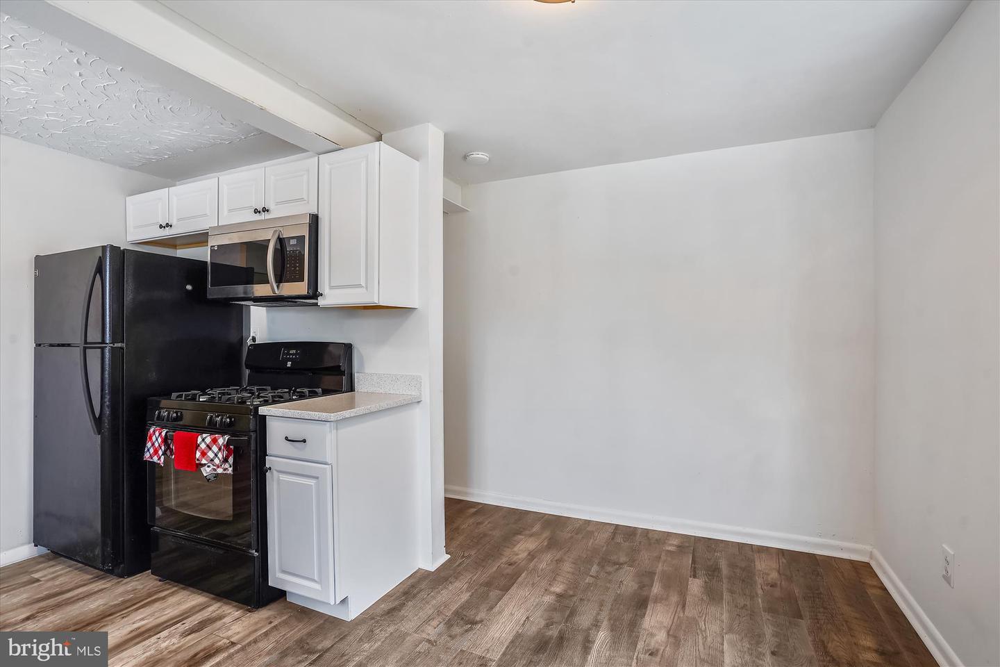 4132 LEONARD DR, FAIRFAX, Virginia 22030, 3 Bedrooms Bedrooms, ,1 BathroomBathrooms,Residential,For sale,4132 LEONARD DR,VAFC2007824 MLS # VAFC2007824