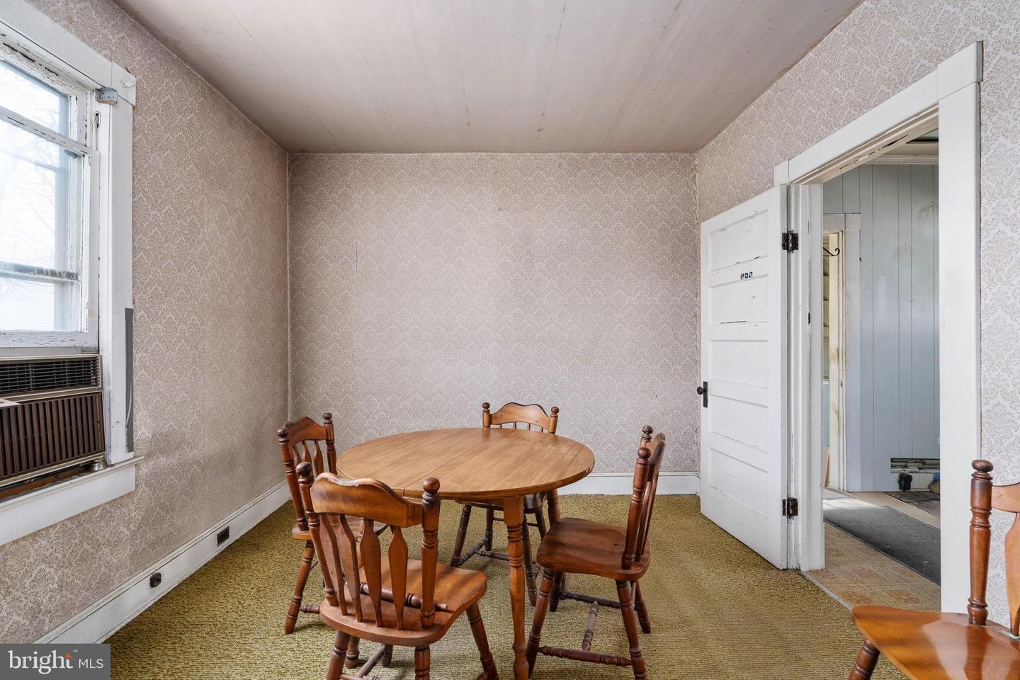 2510 CHARLES ST, FREDERICKSBURG, Virginia 22401, 2 Bedrooms Bedrooms, 3 Rooms Rooms,1 BathroomBathrooms,Residential,For sale,2510 CHARLES ST,VAFB2009722 MLS # VAFB2009722