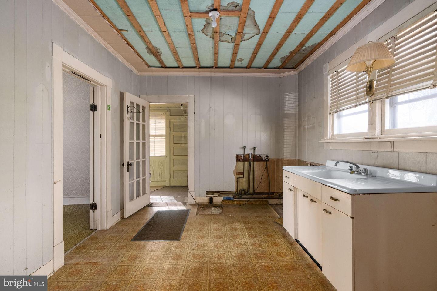 2510 CHARLES ST, FREDERICKSBURG, Virginia 22401, 2 Bedrooms Bedrooms, 3 Rooms Rooms,1 BathroomBathrooms,Residential,For sale,2510 CHARLES ST,VAFB2009722 MLS # VAFB2009722