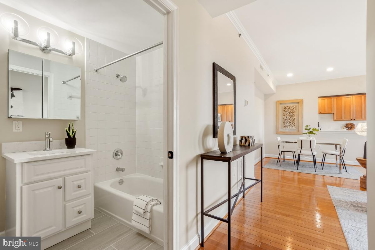 1621 T ST NW #PH02, WASHINGTON, District Of Columbia 20009, 2 Bedrooms Bedrooms, ,2 BathroomsBathrooms,Residential,For sale,1621 T ST NW #PH02,DCDC2247898 MLS # DCDC2247898